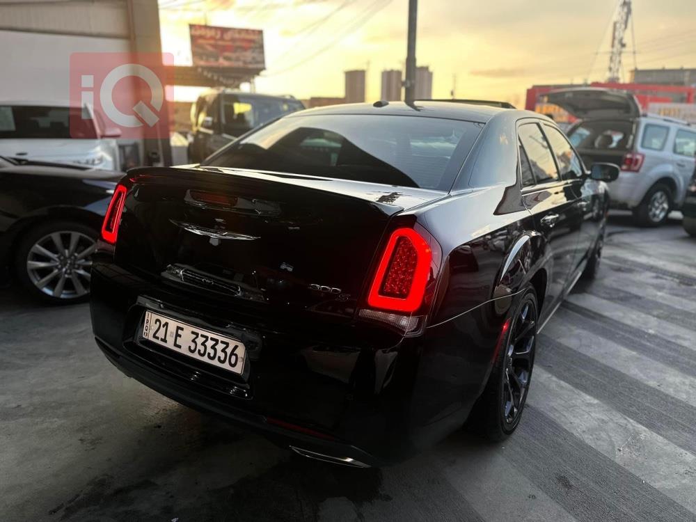 كرايسلر 300